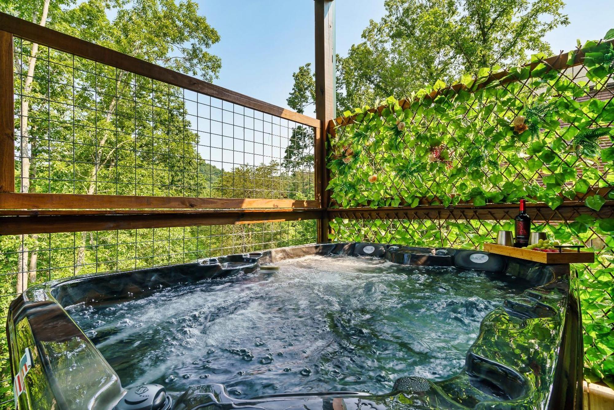 Spring Sale! Indoor Pool, Pet Stays Free, Movie, Hottub Севьервилл Экстерьер фото