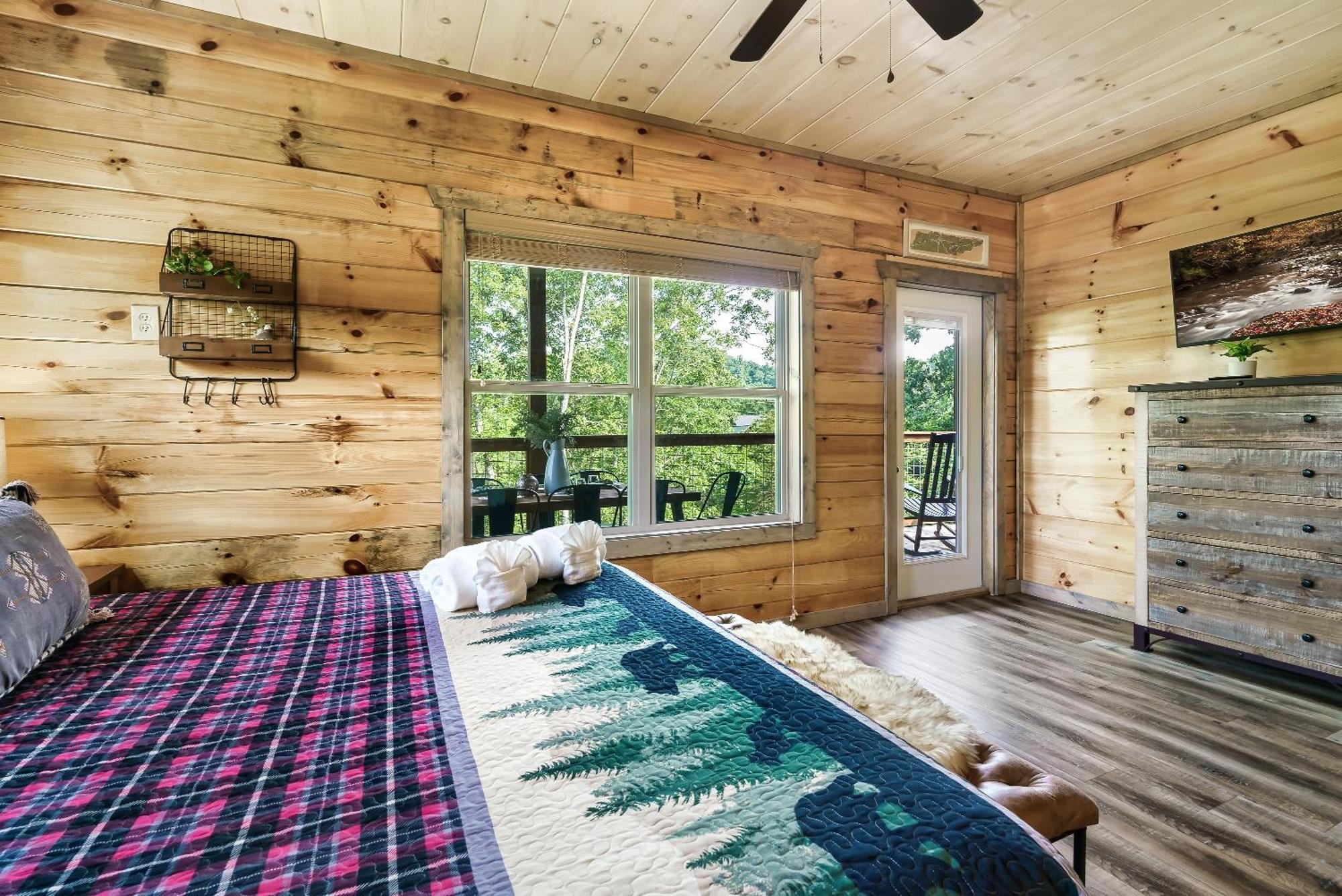 Spring Sale! Indoor Pool, Pet Stays Free, Movie, Hottub Севьервилл Экстерьер фото