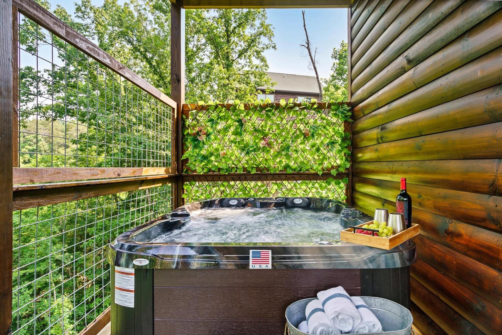 Spring Sale! Indoor Pool, Pet Stays Free, Movie, Hottub Севьервилл Экстерьер фото